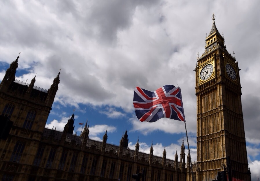 UK GOV. Gives Provisional Backing of Expansion of Gatwick Airport Annoying Campaigners